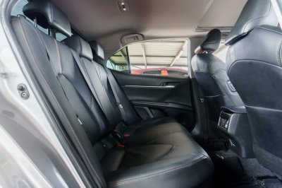 TOYOTA CAMRY 2.5 HEV PREMIUM ปี2022 (3ขน9472)