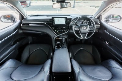 TOYOTA CAMRY 2.5 HEV PREMIUM ปี2022 (3ขน9472)