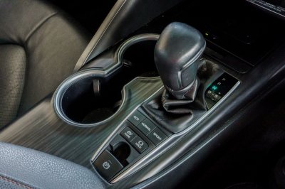 TOYOTA CAMRY 2.5 HEV PREMIUM ปี2022 (3ขน9472)