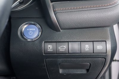 TOYOTA CAMRY 2.5 HEV PREMIUM ปี2022 (3ขน9472)
