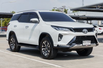 TOYOTA FORTUNER 2.4 LEADER AT ปี 2023 (4ขถ7054)
