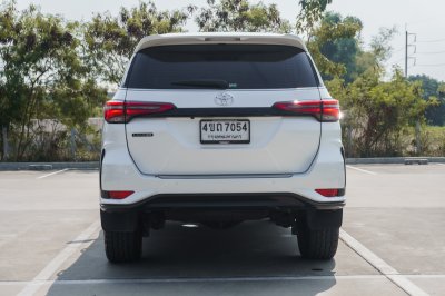 TOYOTA FORTUNER 2.4 LEADER AT ปี 2023 (4ขถ7054)