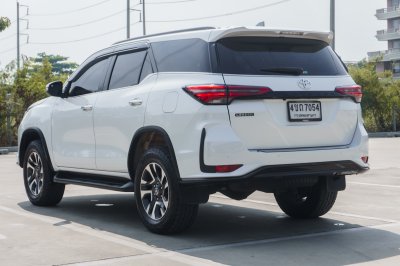 TOYOTA FORTUNER 2.4 LEADER AT ปี 2023 (4ขถ7054)