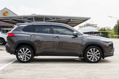 TOYOTA COROLLA CROSS 1.8 HV PREMIUM AT ปี 2021 (2ขต7390)