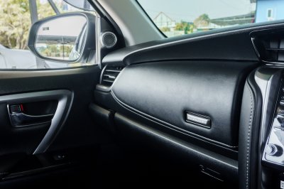 TOYOTA FORTUNER 2.4 LEADER AT ปี 2023 (4ขถ7054)