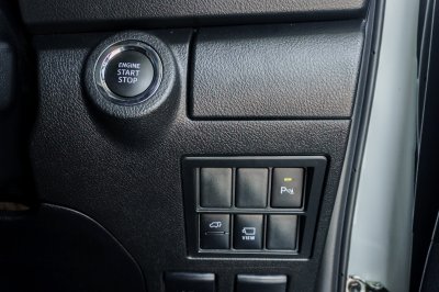 TOYOTA FORTUNER 2.4 LEADER AT ปี 2023 (4ขถ7054)