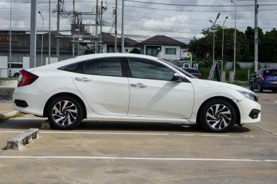 HONDA CIVIC 1.8 EL AT ปี 2016 (5กพ787)