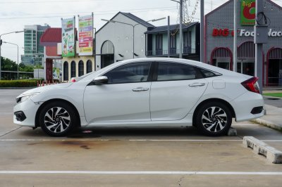 HONDA CIVIC 1.8 EL AT ปี 2016 (5กพ787)