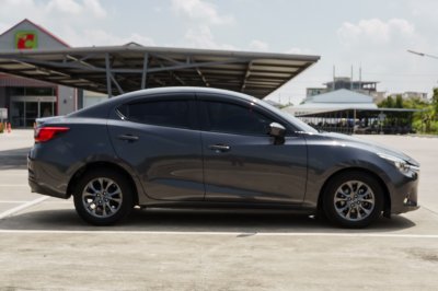 MAZDA 2 1.3 HI-CONNECT AT ปี 2018 (7กบ2762)