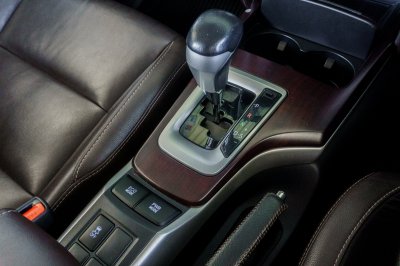 TOYOTA FORTUNER 2.4 V AT ปี 2017 (6กผ9909)