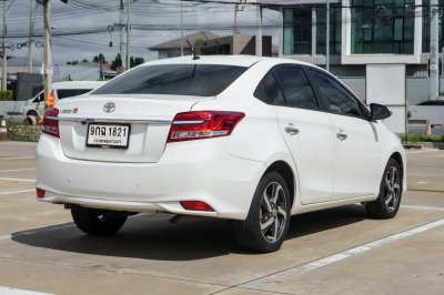 TOYOTA VIOS 1.5 HIGH AT ปี 2019 (9กฉ1821)