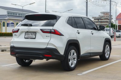 TOYOTA YARIS CROSS 1.5 HEV SMART AT ปี 2023 (5ขน7675)