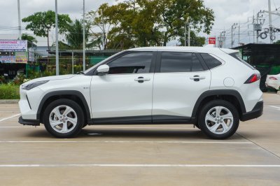 TOYOTA YARIS CROSS 1.5 HEV SMART AT ปี 2023 (5ขน7675)