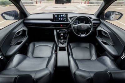 TOYOTA YARIS CROSS 1.5 HEV SMART AT ปี 2023 (5ขน7675)