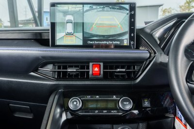 TOYOTA YARIS CROSS 1.5 HEV PREMIUM LUXURY ปี2024 (5ขฮ9749)