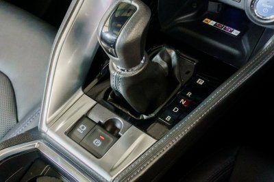 TOYOTA YARIS CROSS 1.5 HEV PREMIUM LUXURY ปี2024 (5ขฮ9749)