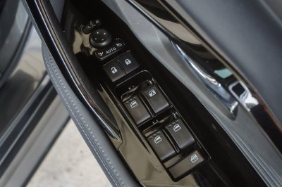 TOYOTA YARIS CROSS 1.5 HEV PREMIUM LUXURY ปี2024 (5ขฮ9749)