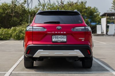 TOYOTA COROLLA CROSS 1.8 HV GR SPORT AT ปี 2022 (3ขญ4302)