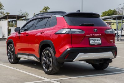 TOYOTA COROLLA CROSS 1.8 HV GR SPORT AT ปี 2022 (3ขญ4302)