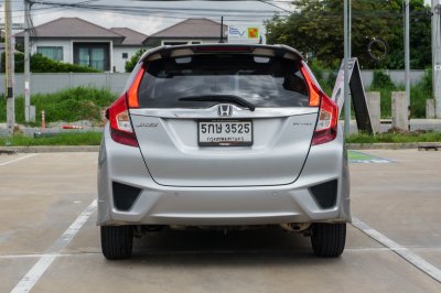 HONDA JAZZ 1.5 SV AT ปี 2016 (5กษ3525)