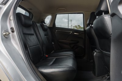 HONDA JAZZ 1.5 SV AT ปี 2016 (5กษ3525)