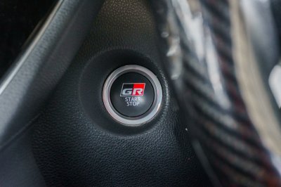 TOYOTA COROLLA CROSS 1.8 HV GR SPORT AT ปี 2022 (3ขญ4302)