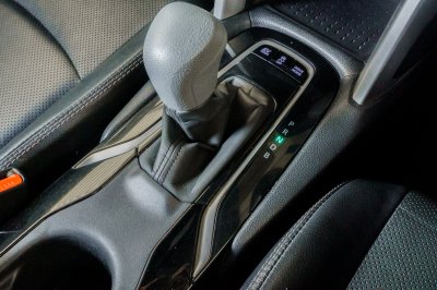 TOYOTA COROLLA CROSS 1.8 HV GR SPORT AT ปี 2022 (3ขญ4302)