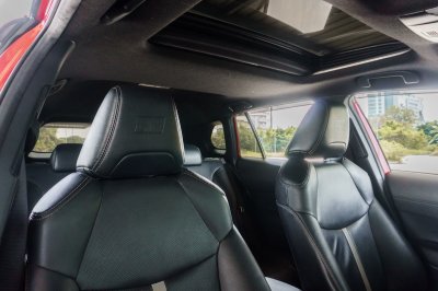 TOYOTA COROLLA CROSS 1.8 HV GR SPORT AT ปี 2022 (3ขญ4302)