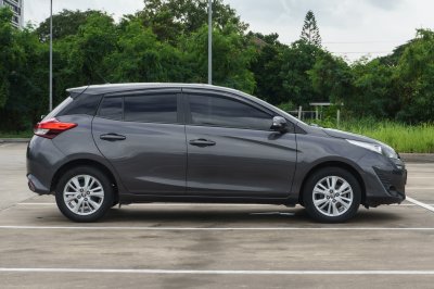 TOYOTA YARIS 1.2 E AT ปี 2019 (8กส2984)