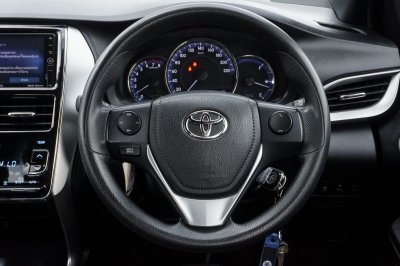 TOYOTA YARIS 1.2 E AT ปี 2019 (8กส2984)