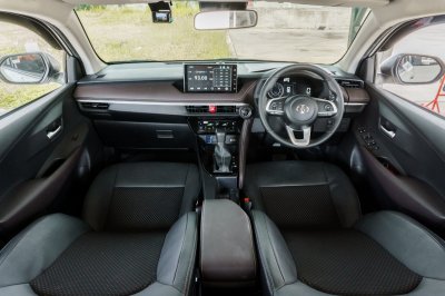 TOYOTA YARIS ATIV 1.2 SMART ปี2023 จด2024 (5ขง6275)