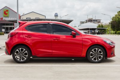 MAZDA 2 1.5 XD SPORT HIGH CONNECT ปี2015 (5กณ7450)