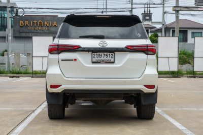 TOYOTA FORTUNER 2.4 V COMMANDER ปี2022 (2ขษ7512)