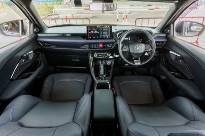 TOYOTA YARIS CROSS 1.5 HEV PREMIUM LUXURY ปี2024 (กล340)