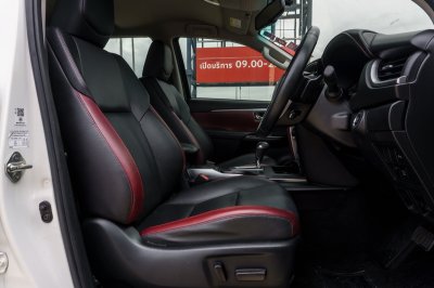 TOYOTA FORTUNER 2.4 V COMMANDER ปี2022 (2ขษ7512)