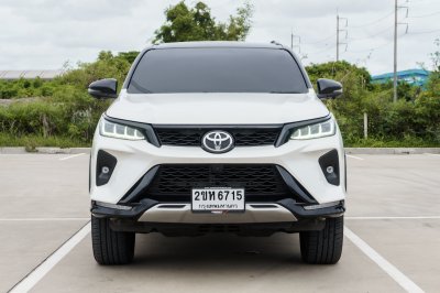 TOYOTA FORTUNER 2.4 LEGENDER 4WD AT ปี 2022 (2ขห6715)