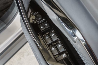 TOYOTA YARIS CROSS 1.5 HEV PREMIUM LUXURY ปี2024 (กล340)