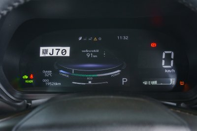 TOYOTA YARIS CROSS 1.5 HEV PREMIUM LUXURY ปี2024 (กล340)