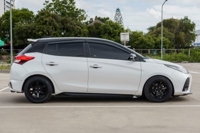 TOYOTA YARIS 1.2 SPORT PREMIUM AT ปี 2021 (2ขบ9147)