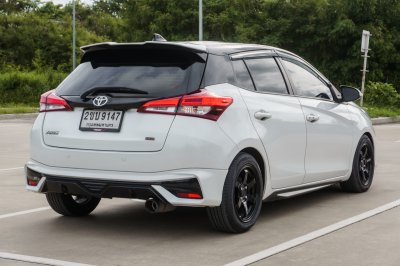 TOYOTA YARIS 1.2 SPORT PREMIUM AT ปี 2021 (2ขบ9147)