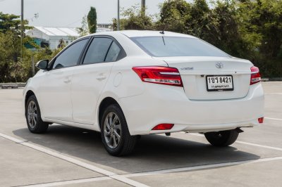 TOYOTA VIOS 1.5 MID ปี2020 (1ขร8421)