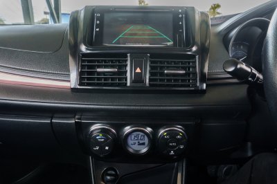 TOYOTA VIOS 1.5 MID AT ปี 2021 (2ขฎ1061)