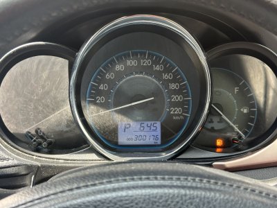 TOYOTA VIOS 1.5 MID AT ปี 2020 (1ขภ8261)