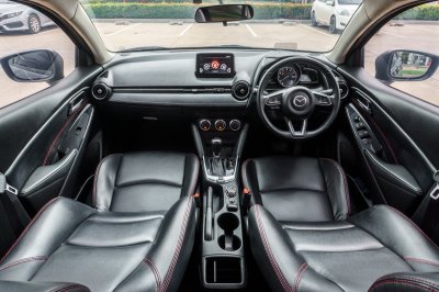 MAZDA 2 1.3 SPORT HIGH CONNECT AT 2018 (7กฬ8600)