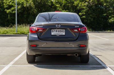 MAZDA 2 1.3 HIGH CONNECT AT ปี 2017 (6กท8583)