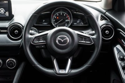 MAZDA 2 1.3 SPORT HIGH CONNECT AT 2018 (7กฬ8600)