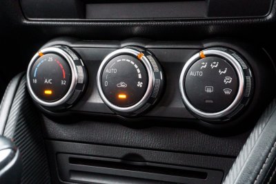 MAZDA 2 1.3 SPORT HIGH CONNECT AT 2018 (7กฬ8600)