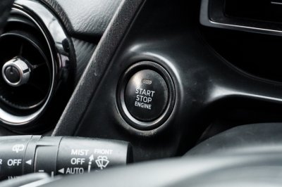 MAZDA 2 1.3 SPORT HIGH CONNECT AT 2018 (7กฬ8600)