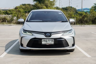 TOYOTA COROLLA ALTIS 1.8 HYBRID PREMIUM ปี2022 (3ขฎ7715)