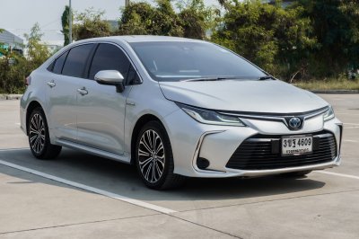 TOYOTA ALTIS 1.8 HYBRID PREMIUM ปี2022 (3ขฐ4609)